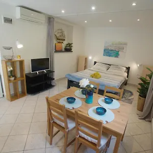 Luna 22 Porec